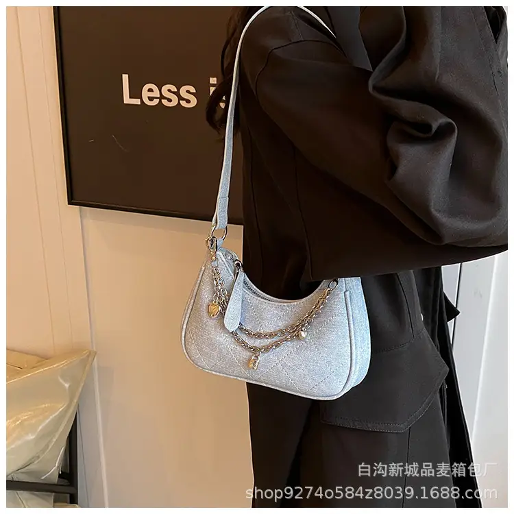 Silver French Commuter Chain Crossbody Bag for Women — feature 11