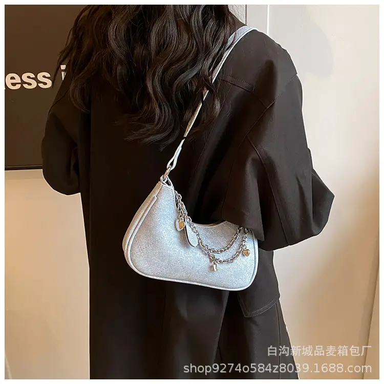 Silver French Commuter Chain Crossbody Bag for Women — feature 12