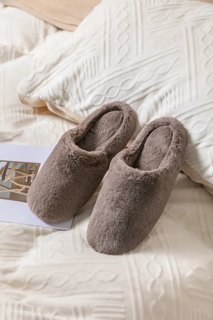 Autumn and winter soft bottom mute fleece-lined home indoor household poop warm plush cotton slippers for women — feature 2