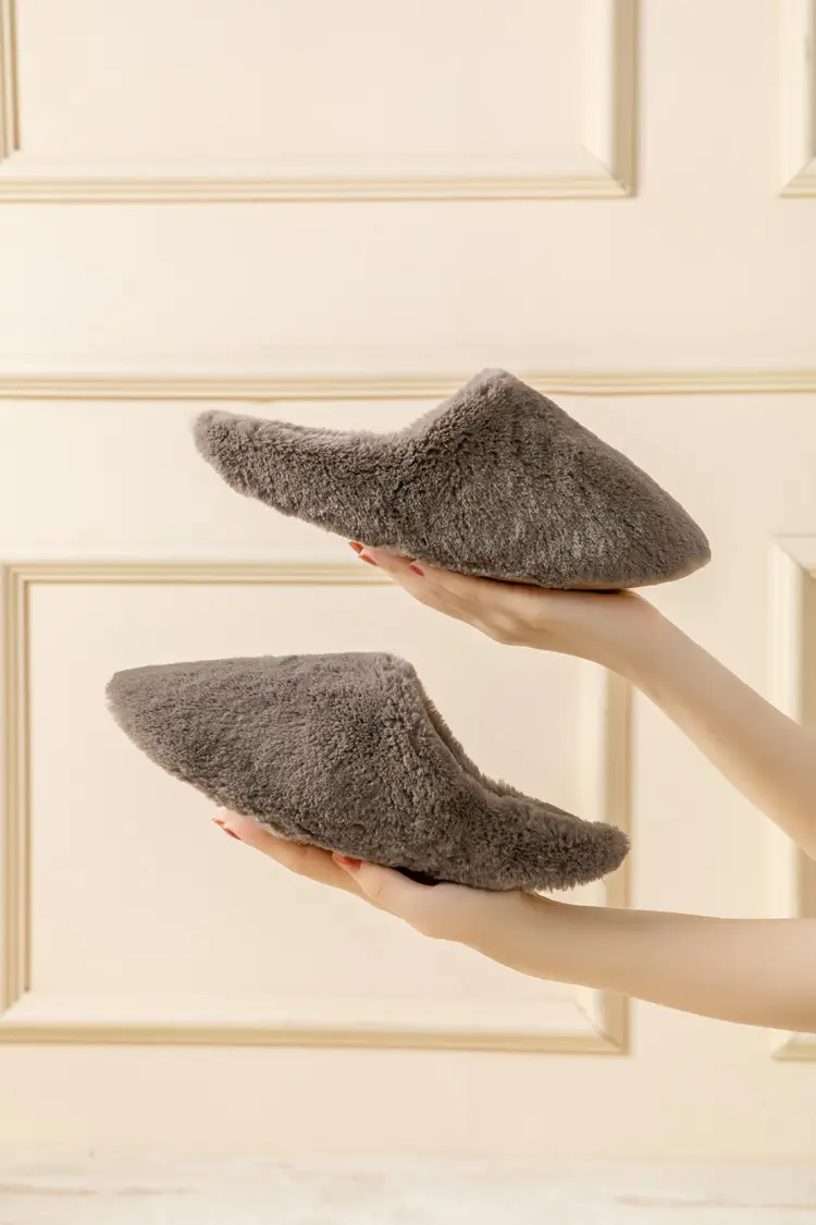 Autumn and winter soft bottom mute fleece-lined home indoor household poop warm plush cotton slippers for women — feature 4