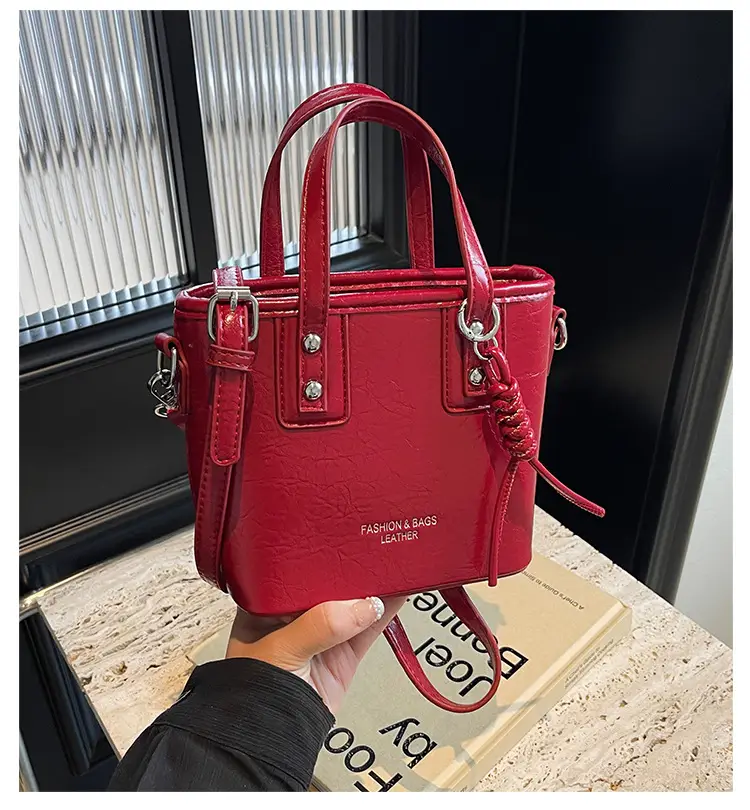 Red Nylon Bucket Bag for Women 2024 Summer — feature 1