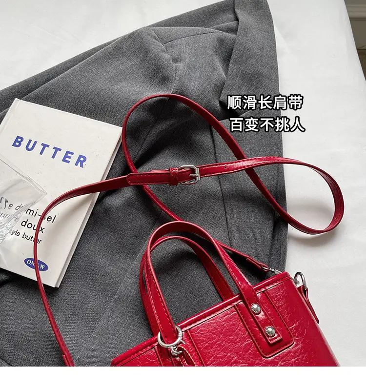 Red Nylon Bucket Bag for Women 2024 Summer — feature 3
