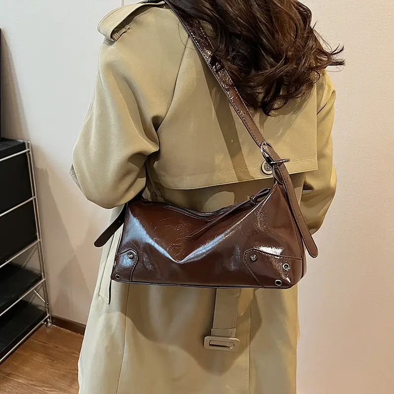 2024 Women's White Shoulder Crossbody Bag with Metal Buckle - Image 3