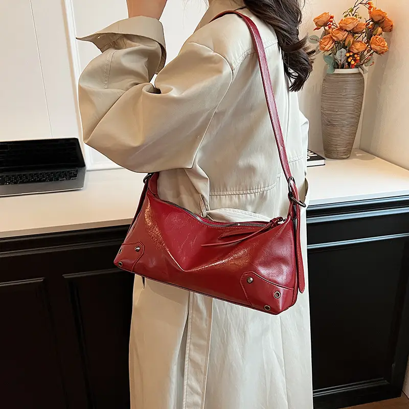 2024 Women's White Shoulder Crossbody Bag with Metal Buckle - Image 4