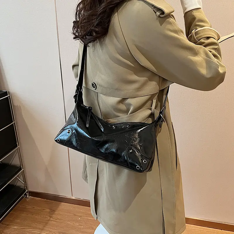 2024 Women's White Shoulder Crossbody Bag with Metal Buckle - Image 5
