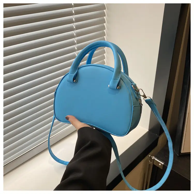 Korean Style Black Textured Shoulder Crossbody Bag 2024 — feature 19