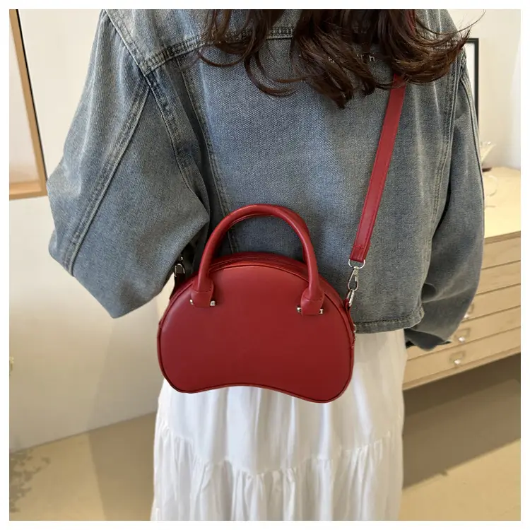 Korean Style Black Textured Shoulder Crossbody Bag 2024 — feature 31