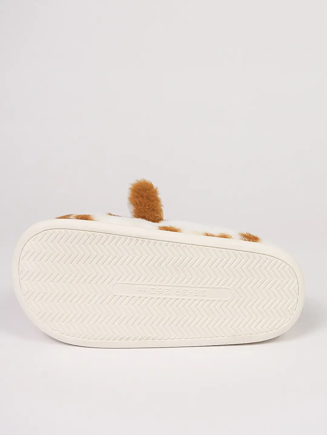 New Cross-Border Style Spotted Cow Fur Slippers for Indoor Home Use, Cotton Slippers with Thick Plush Soles for Autumn and Winter — feature 13