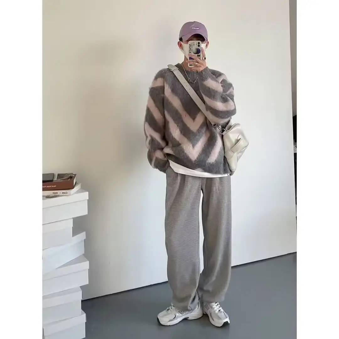 Men's Retro Rhomboid Striped Wool Sweater Grey Beige - Image 4