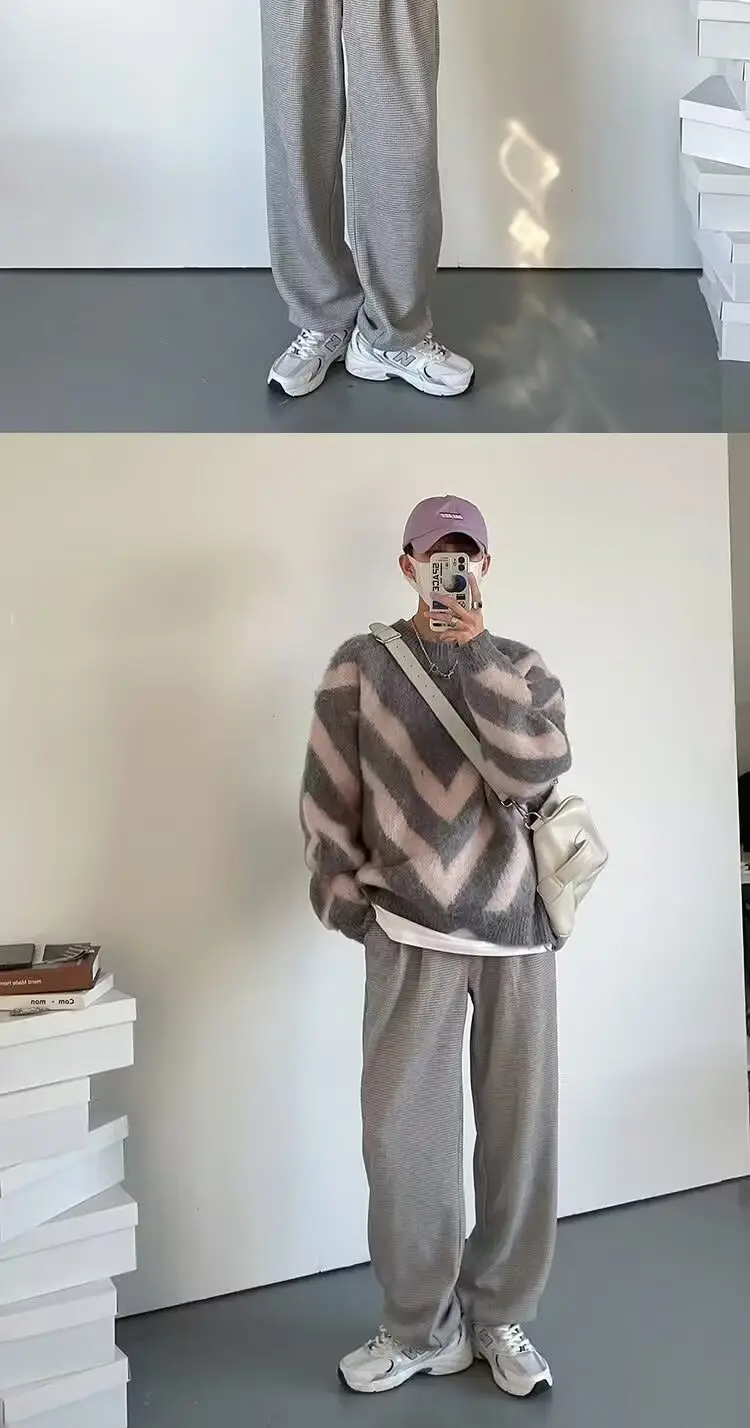 Men's Retro Rhomboid Striped Wool Sweater Grey Beige — feature 11