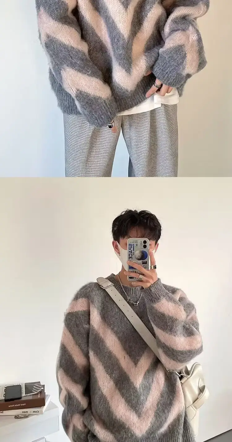 Men's Retro Rhomboid Striped Wool Sweater Grey Beige — feature 6