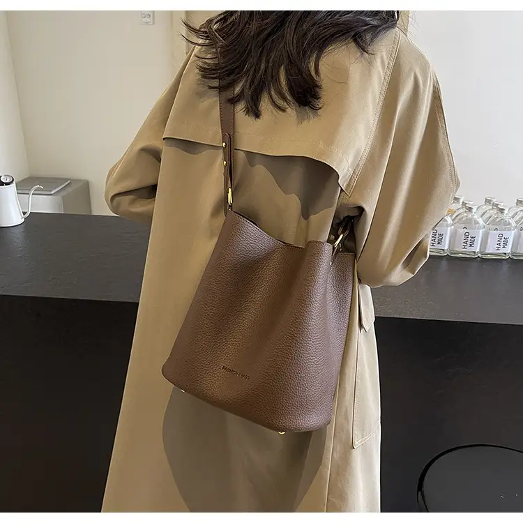 2024 Litchi Pattern Bucket Bag Women Tan — feature 31