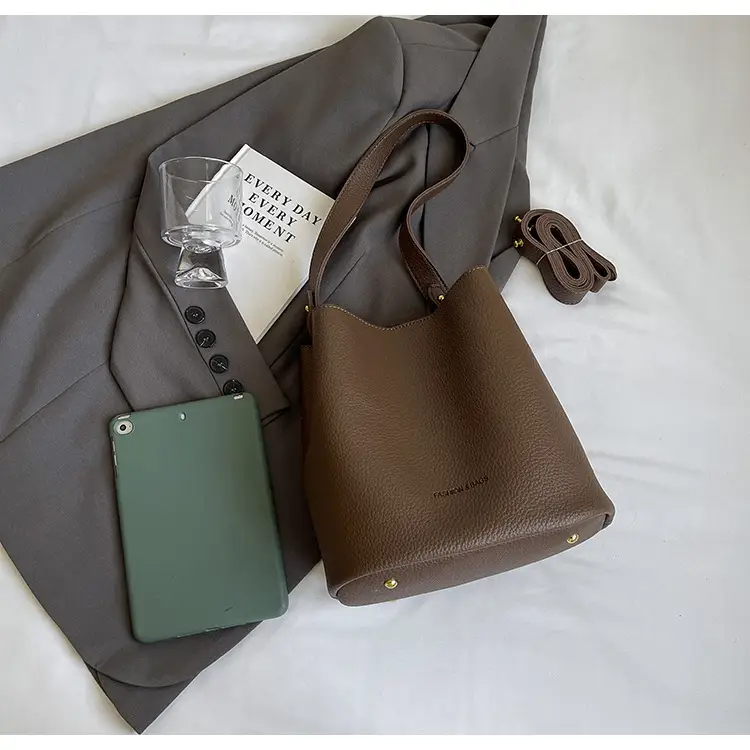 2024 Litchi Pattern Bucket Bag Women Tan — feature 7