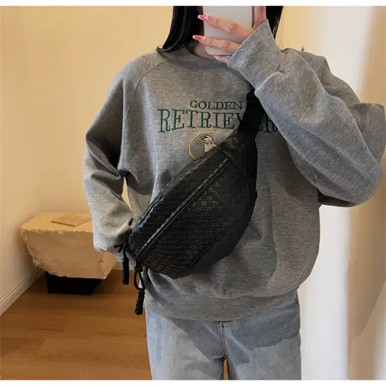 Men's Brown Crocodile Texture Crossbody Bag 34x175cm — feature 29