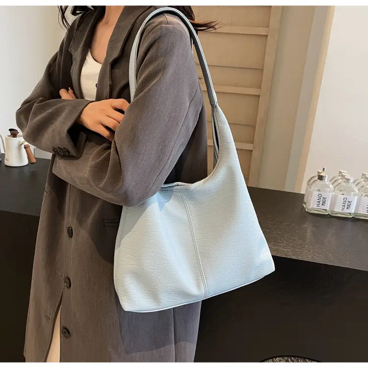 Women Large Capacity Shoulder Bag Tan 2026 — feature 18