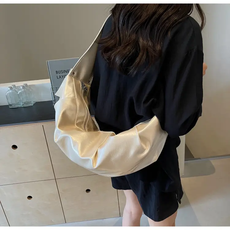 2025 Winter New Horn Bag Women Large Capacity Shiny — feature 20