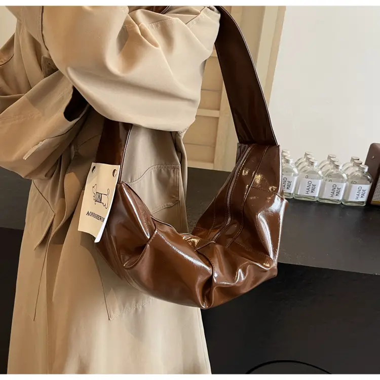 2025 Winter New Horn Bag Women Large Capacity Shiny — feature 34