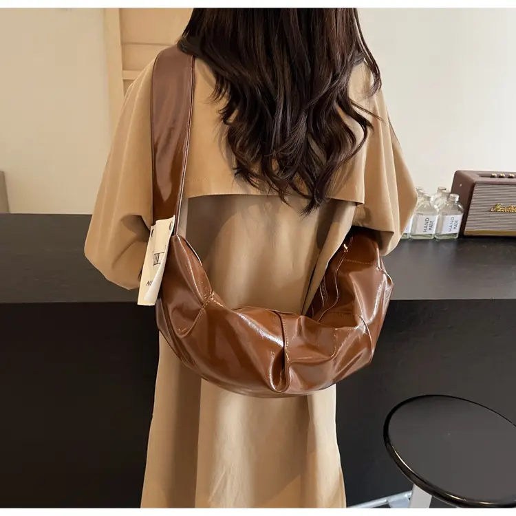 2025 Winter New Horn Bag Women Large Capacity Shiny — feature 35