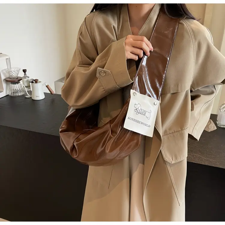 2025 Winter New Horn Bag Women Large Capacity Shiny — feature 37