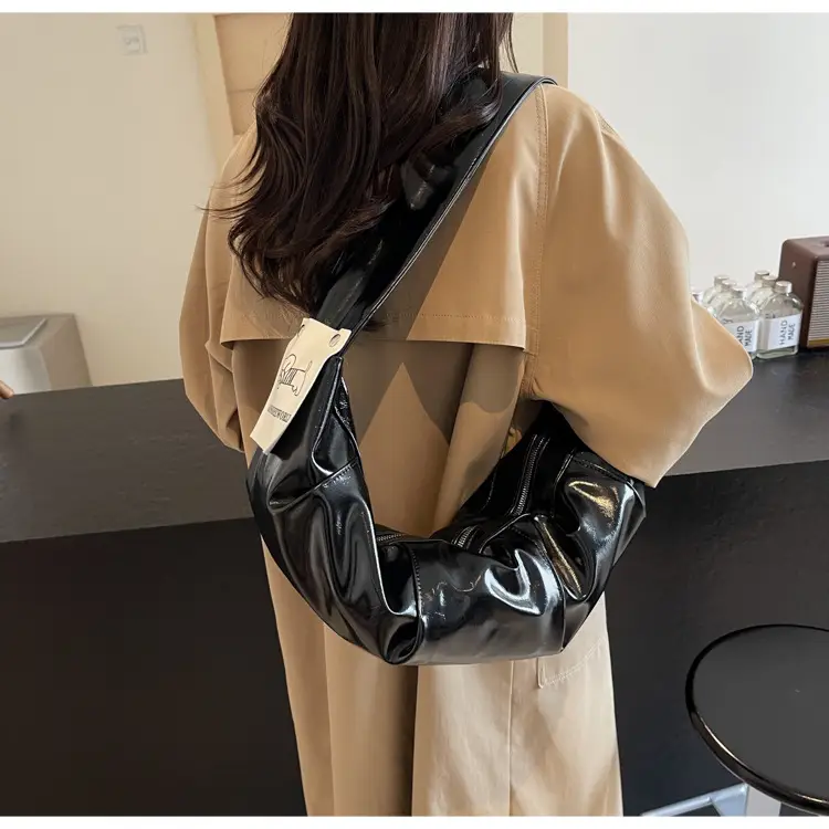 2025 Winter New Horn Bag Women Large Capacity Shiny — feature 39