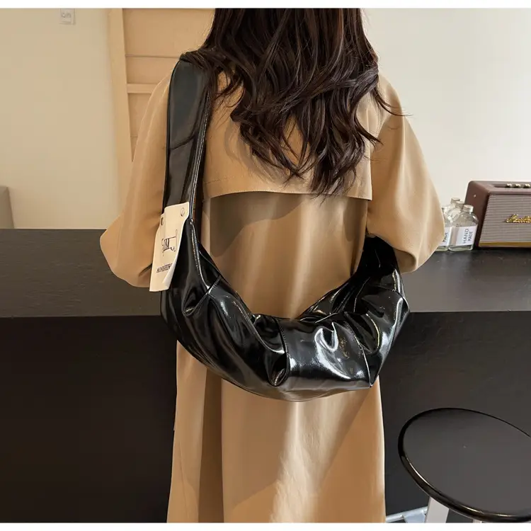 2025 Winter New Horn Bag Women Large Capacity Shiny — feature 40