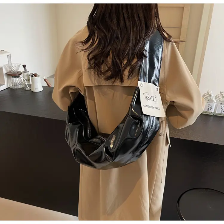 2025 Winter New Horn Bag Women Large Capacity Shiny — feature 41