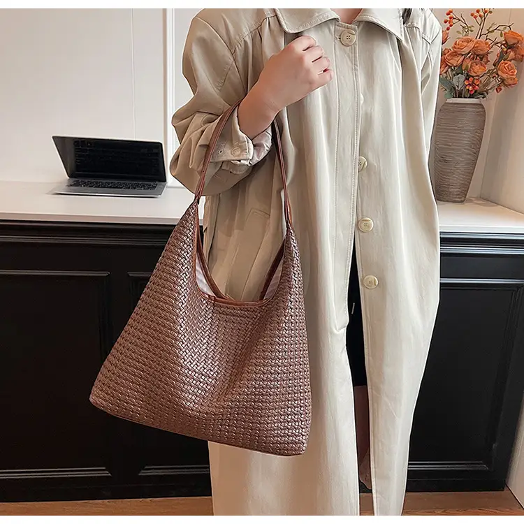 Women Crossbody Bag Large Capacity Woven Beige — feature 17