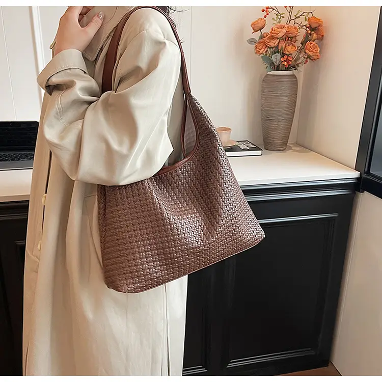 Women Crossbody Bag Large Capacity Woven Beige — feature 18