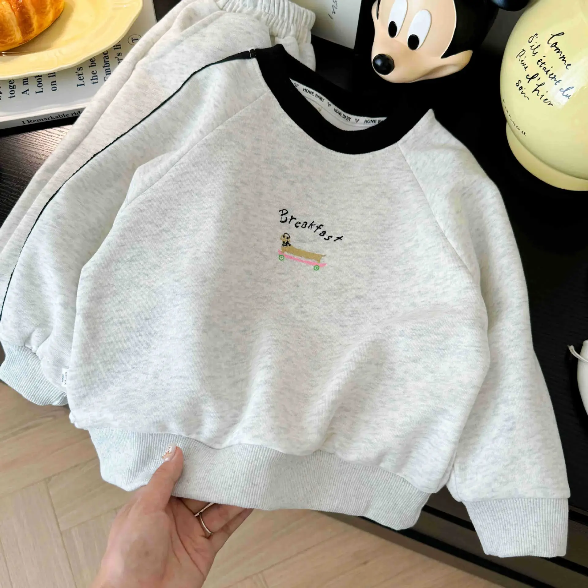 Children's Cartoon Sweatshirt Set White Black — feature 7