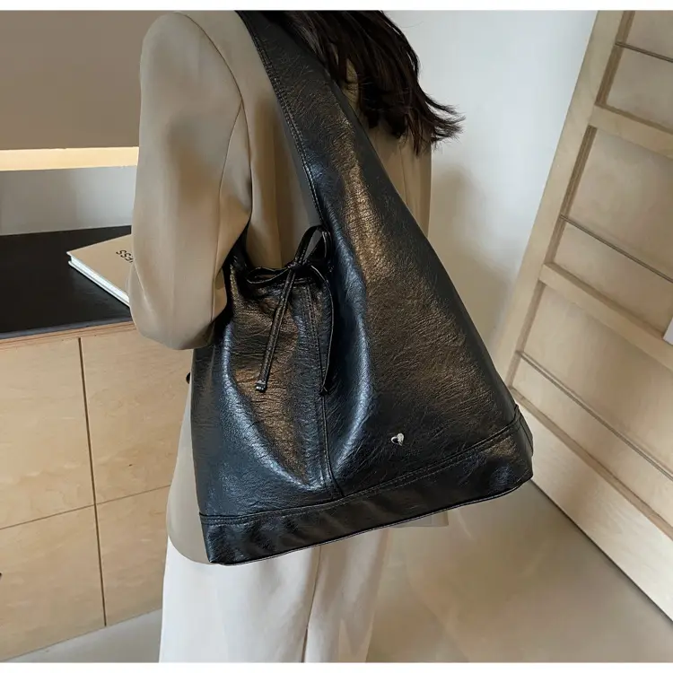 Large Capacity Women's Tote Bag Brown Leather Winter Shoulder — feature 18