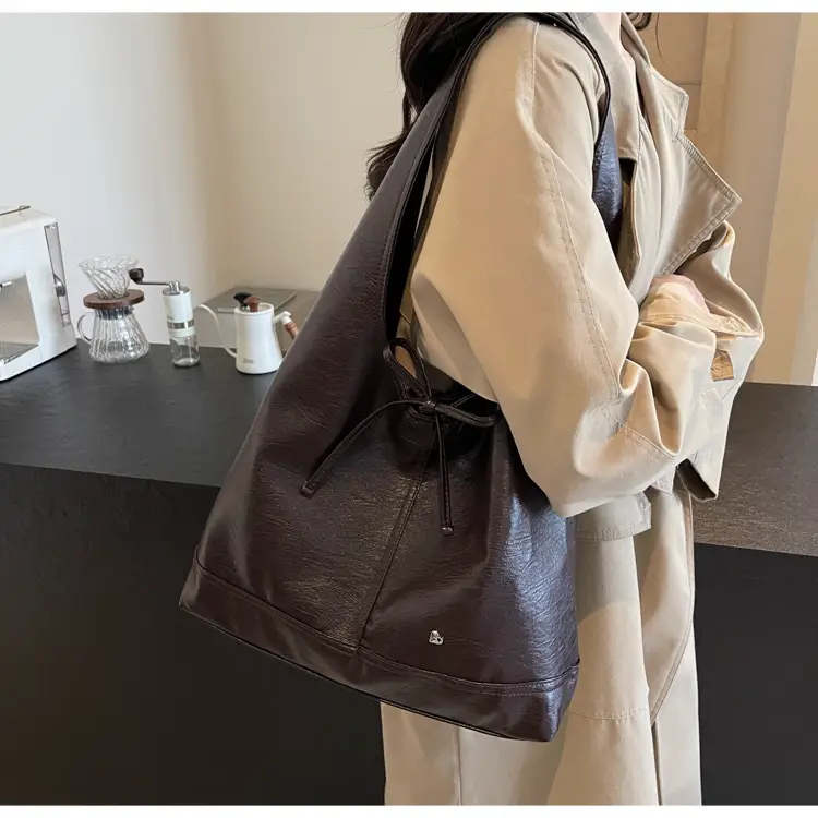 Large Capacity Women's Tote Bag Brown Leather Winter Shoulder — feature 22