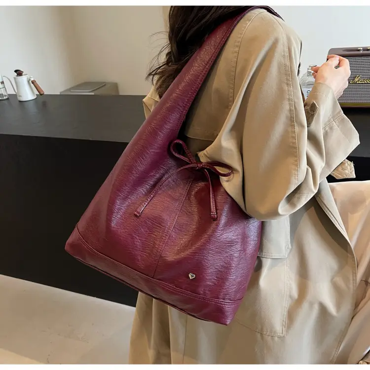 Large Capacity Women's Tote Bag Brown Leather Winter Shoulder — feature 29