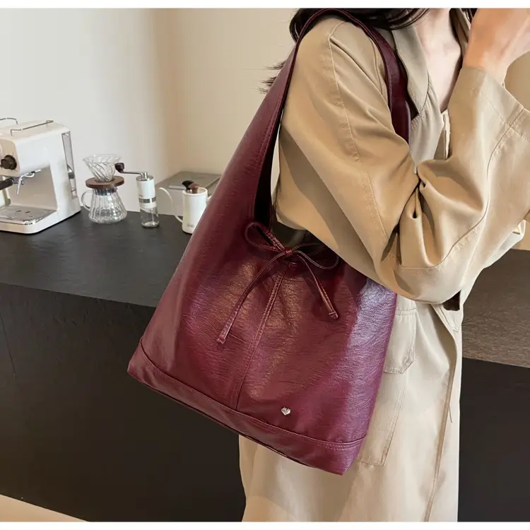Large Capacity Women's Tote Bag Brown Leather Winter Shoulder — feature 30
