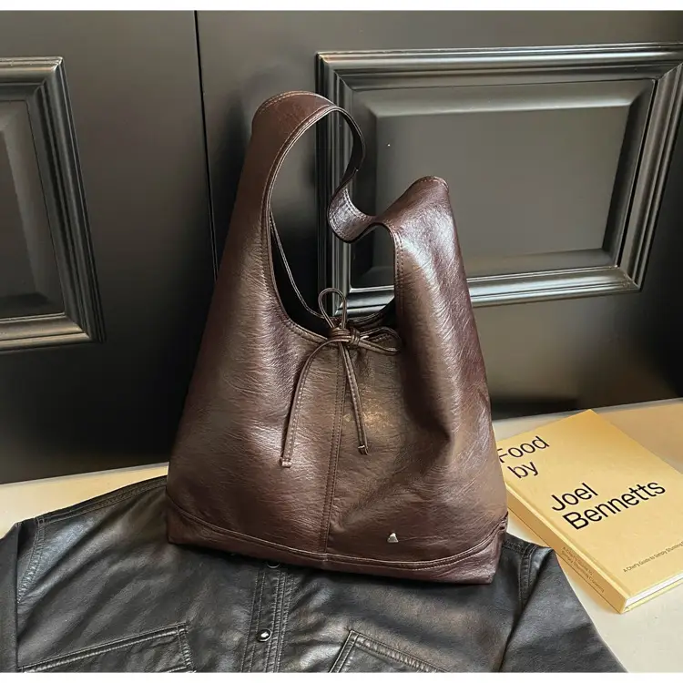 Large Capacity Women's Tote Bag Brown Leather Winter Shoulder — feature 42
