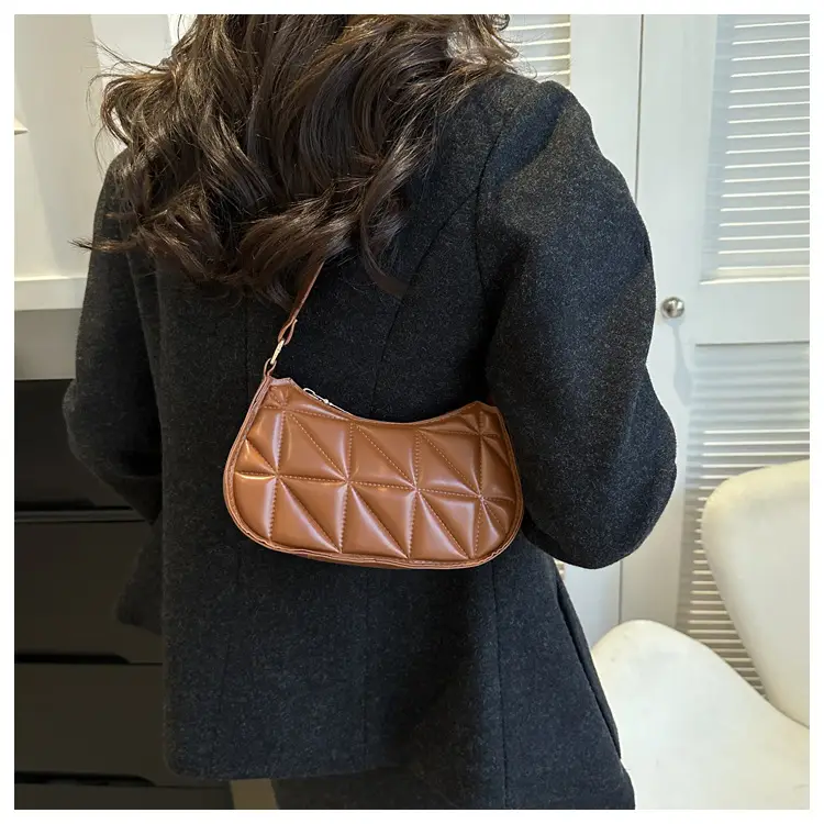 Black Rhombic Shoulder Bag Women 2023 Winter — feature 15