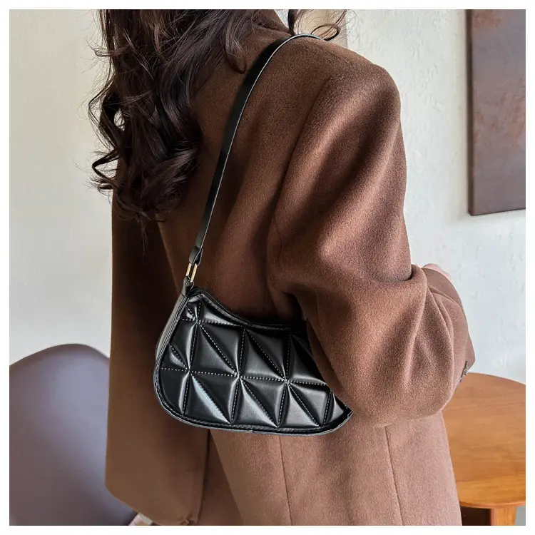 Black Rhombic Shoulder Bag Women 2023 Winter — feature 18