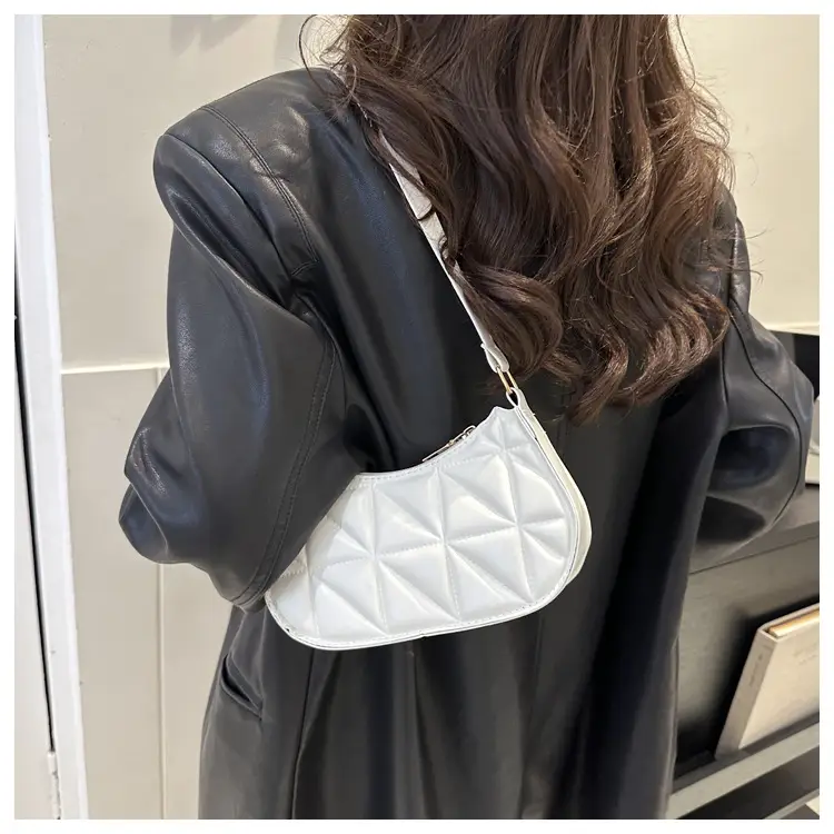 Black Rhombic Shoulder Bag Women 2023 Winter — feature 9