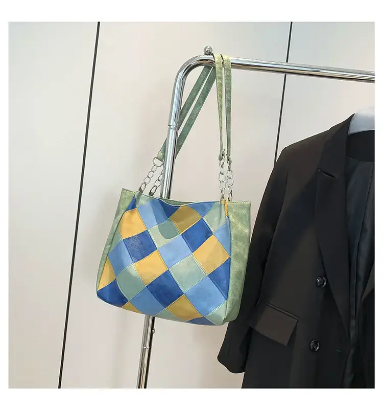 Women's Checkered Shoulder Bag Large Capacity Black Grey — feature 32