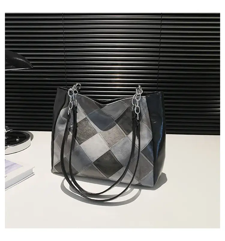 Women's Checkered Shoulder Bag Large Capacity Black Grey — feature 39