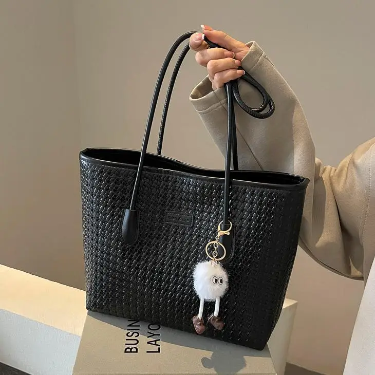 Black Retro Woven Shoulder Bag 2024 New - Image 5