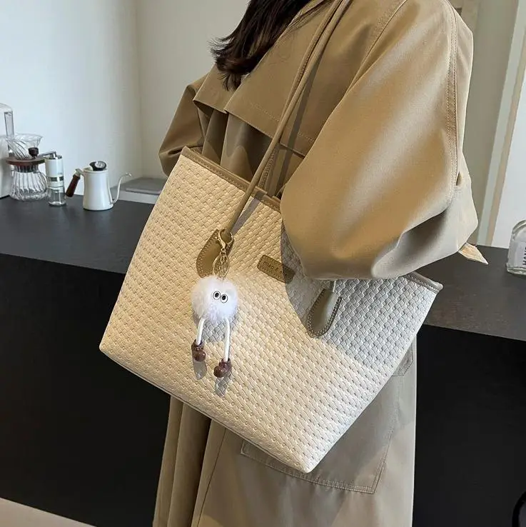 Black Retro Woven Shoulder Bag 2024 New - Image 6