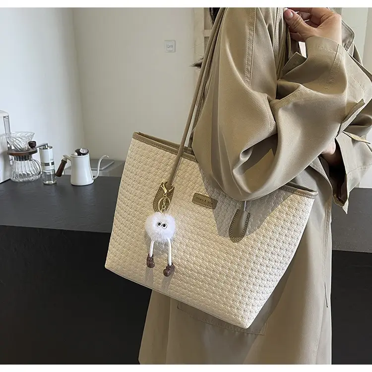 Black Retro Woven Shoulder Bag 2024 New — feature 21