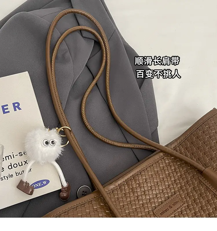 Black Retro Woven Shoulder Bag 2024 New — feature 4