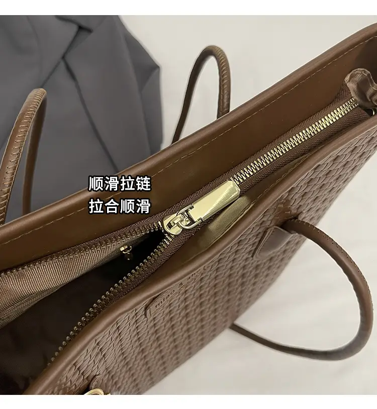 Black Retro Woven Shoulder Bag 2024 New — feature 6
