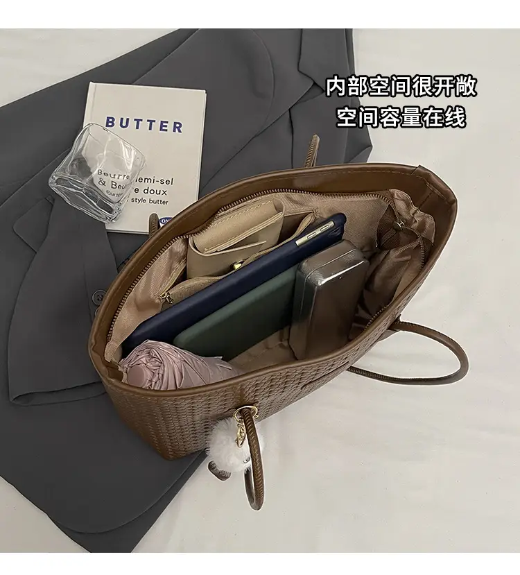 Black Retro Woven Shoulder Bag 2024 New — feature 8