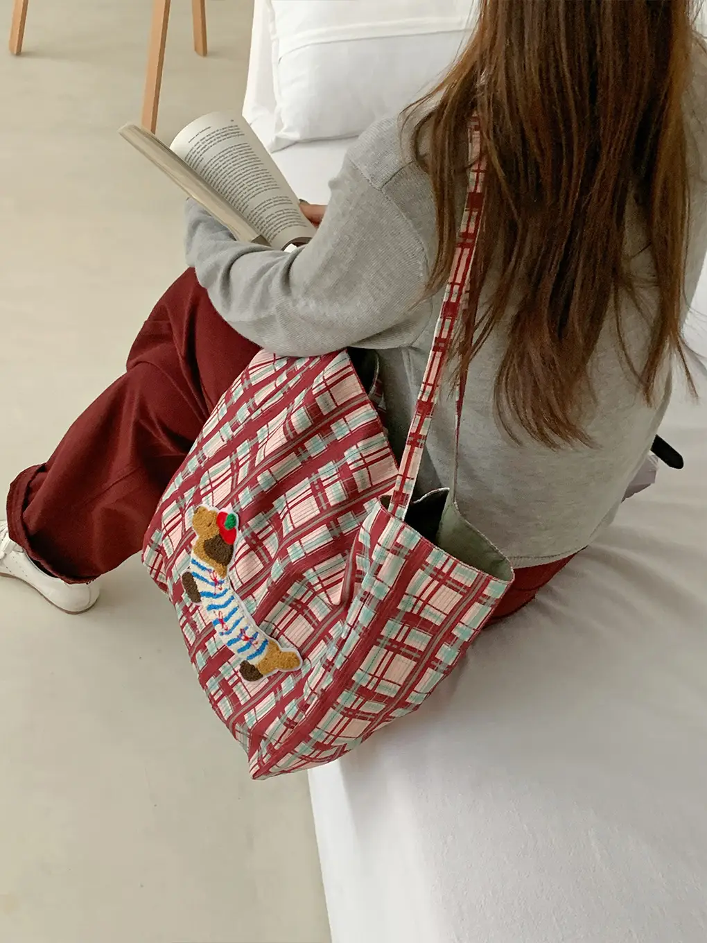 Puppy Plaid Tote Bag Blue Red Underarm Shoulder Bag — feature 10