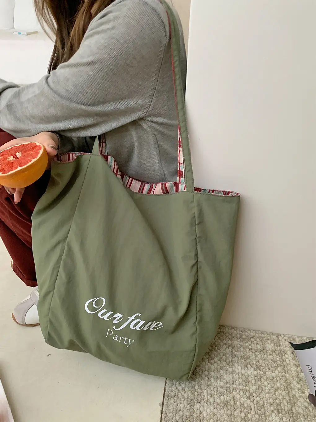 Puppy Plaid Tote Bag Blue Red Underarm Shoulder Bag — feature 13