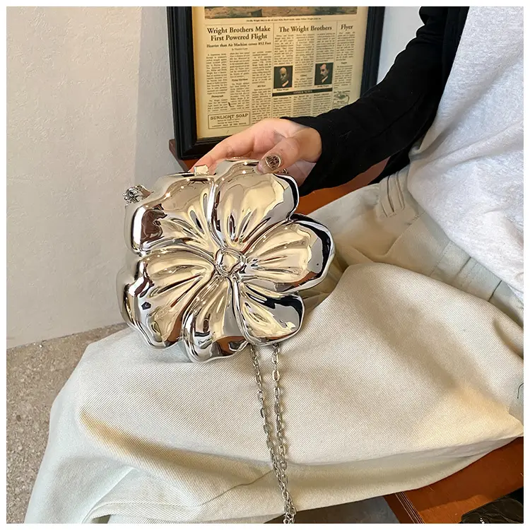 Women's 3D Floral Shoulder Messenger Bag Brown — feature 35