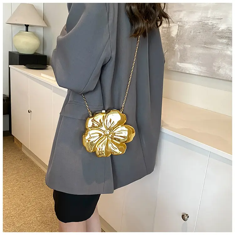 Women's 3D Floral Shoulder Messenger Bag Brown — feature 47
