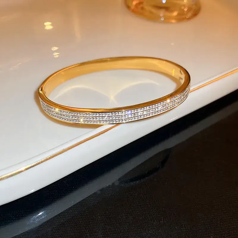 2024 Gold Zircon Cross Bracelet Light Luxury Design — feature 11